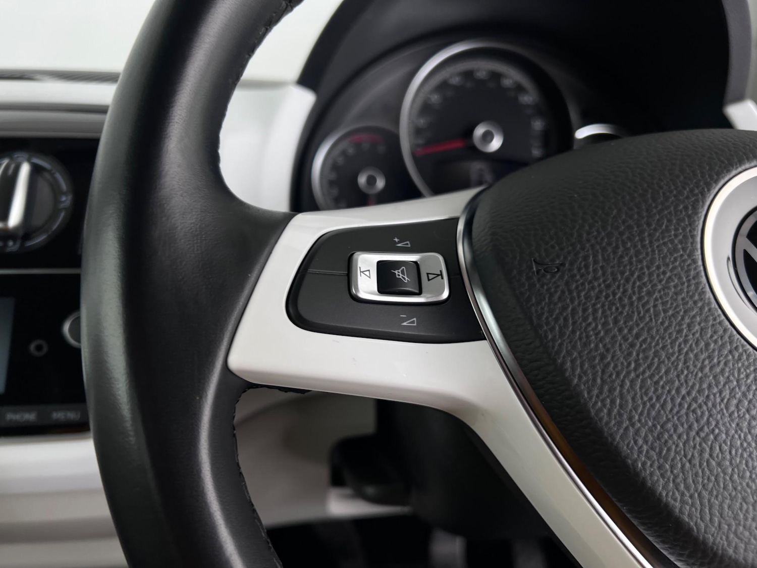 Used Volkswagen up! 2021 for sale - 77217048: Photo 24