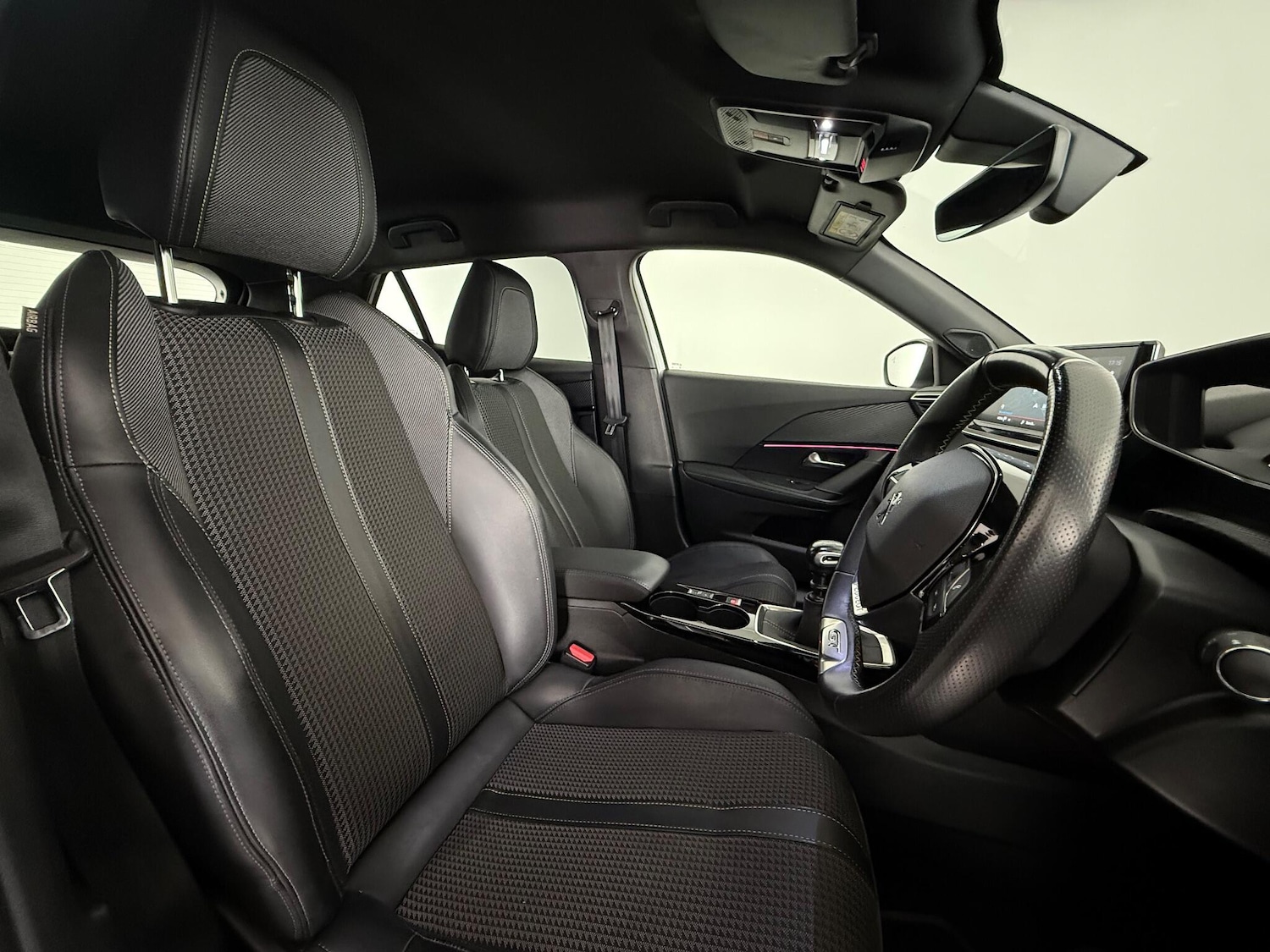 Used Peugeot 2008 2021 for sale - 76538535: Photo 15