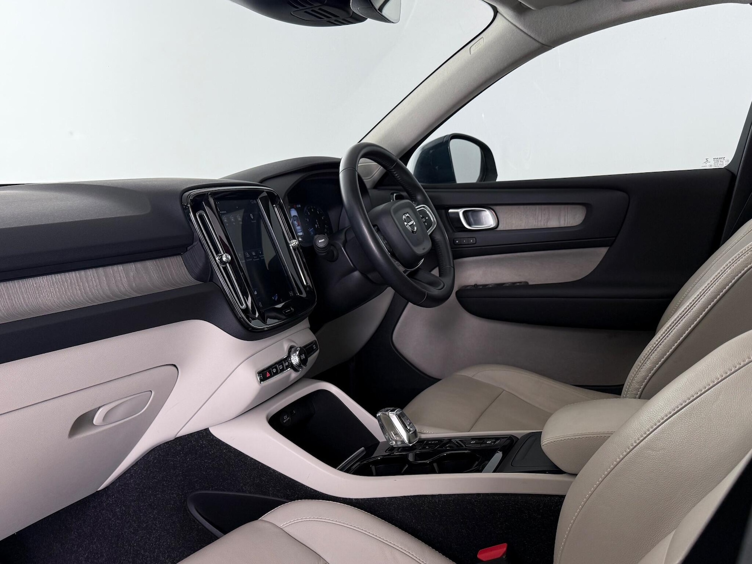 Used Volvo XC40 2018 for sale - 77629869: Photo 19