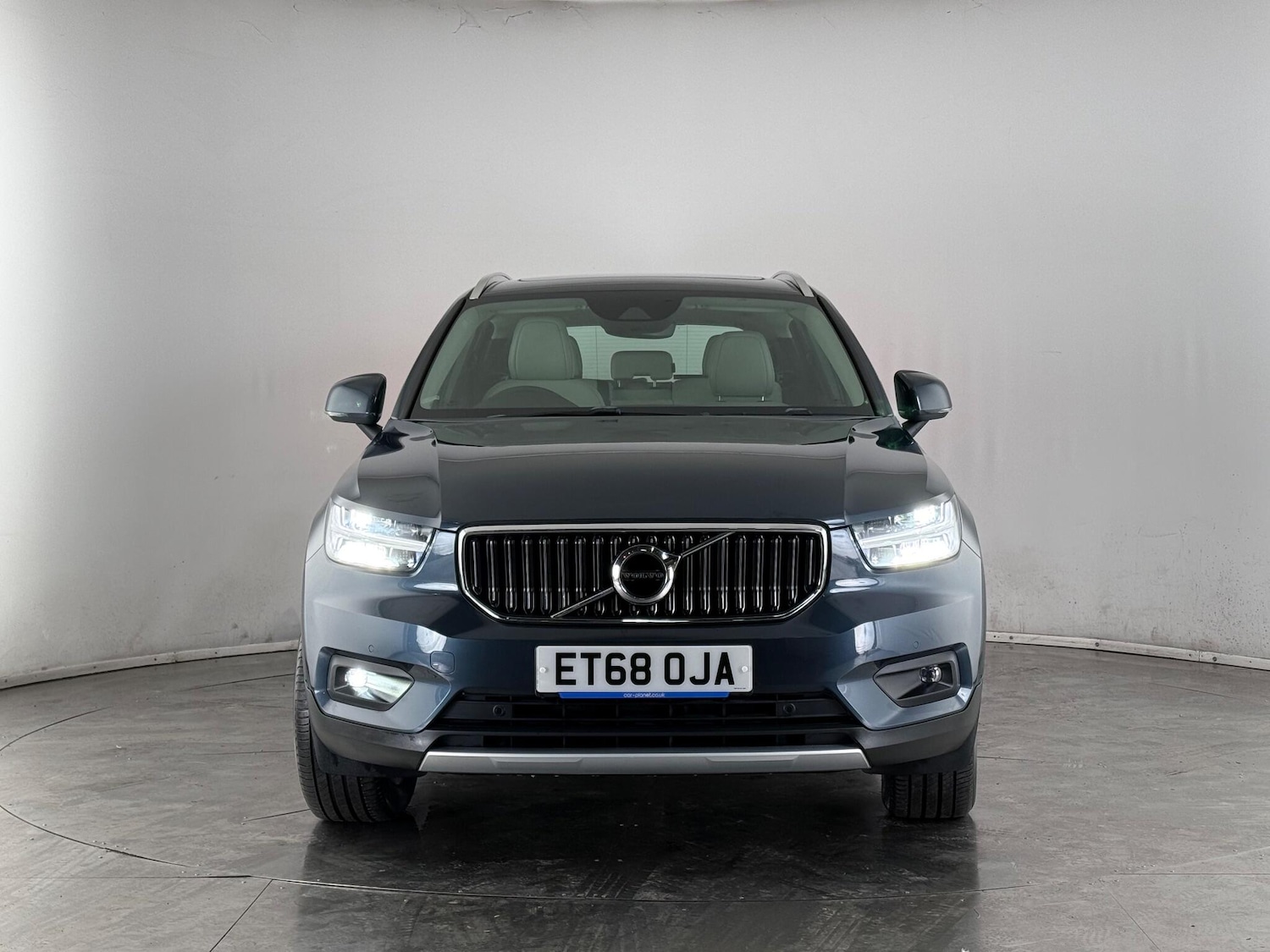 Used Volvo XC40 2018 for sale - 77629869: Photo 2