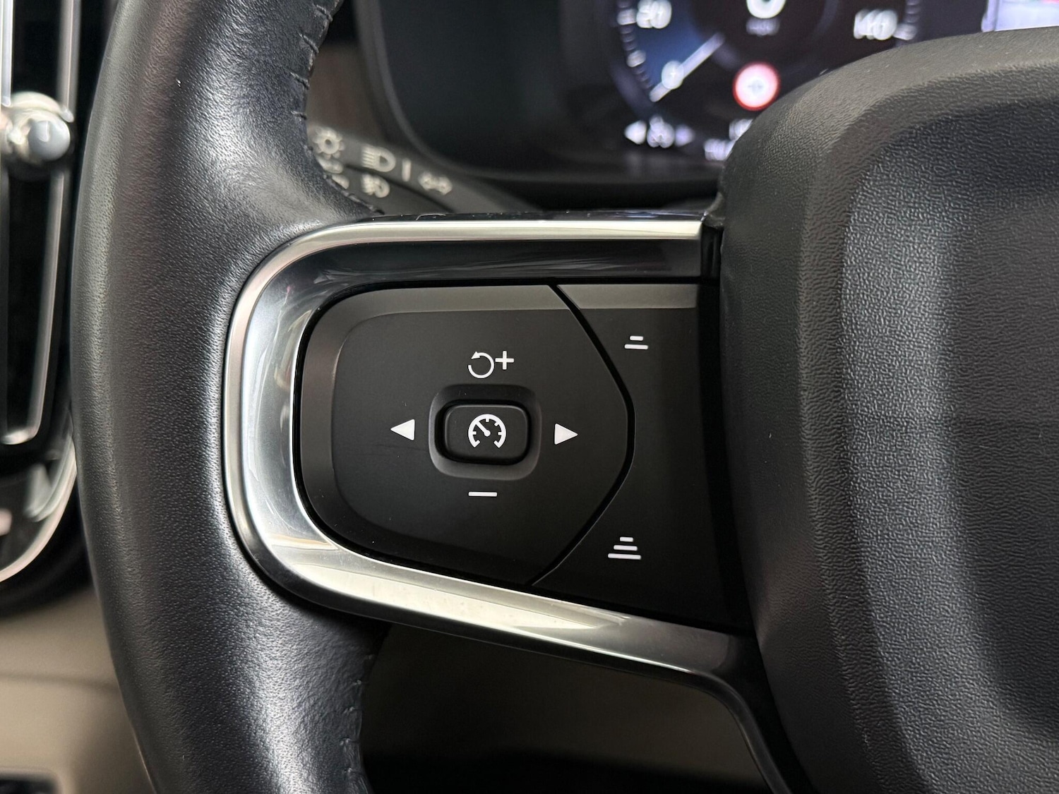 Used Volvo XC40 2018 for sale - 77629869: Photo 21