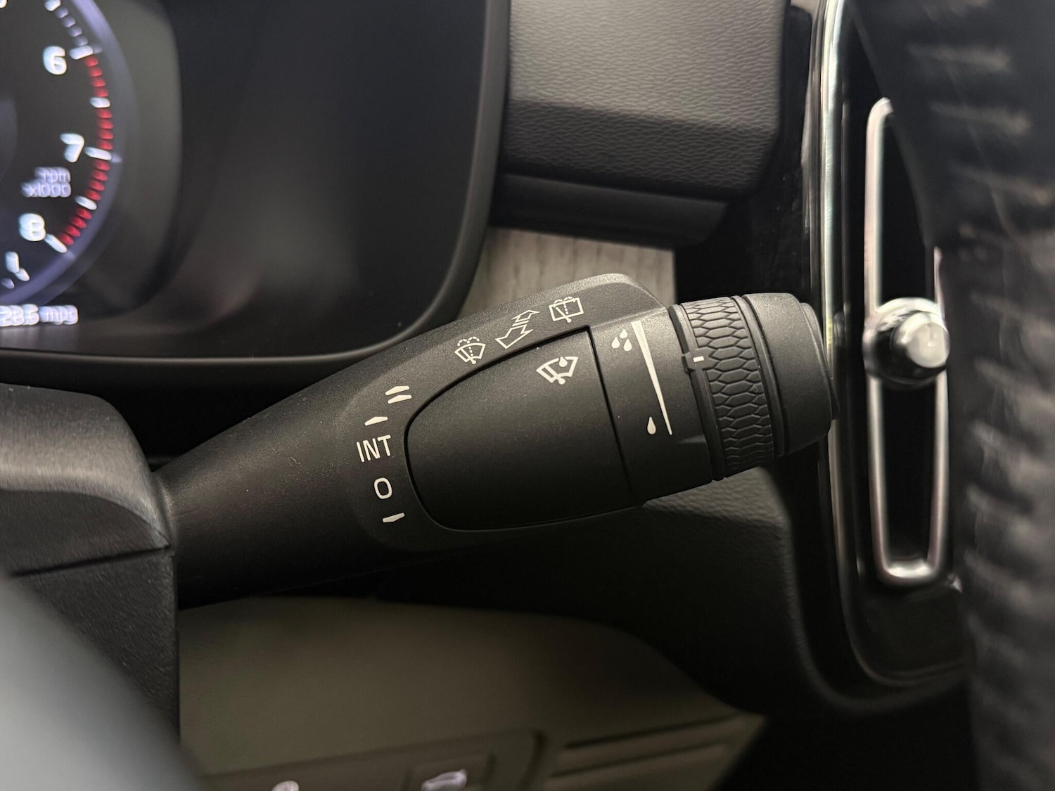 Used Volvo XC40 2018 for sale - 77629869: Photo 24