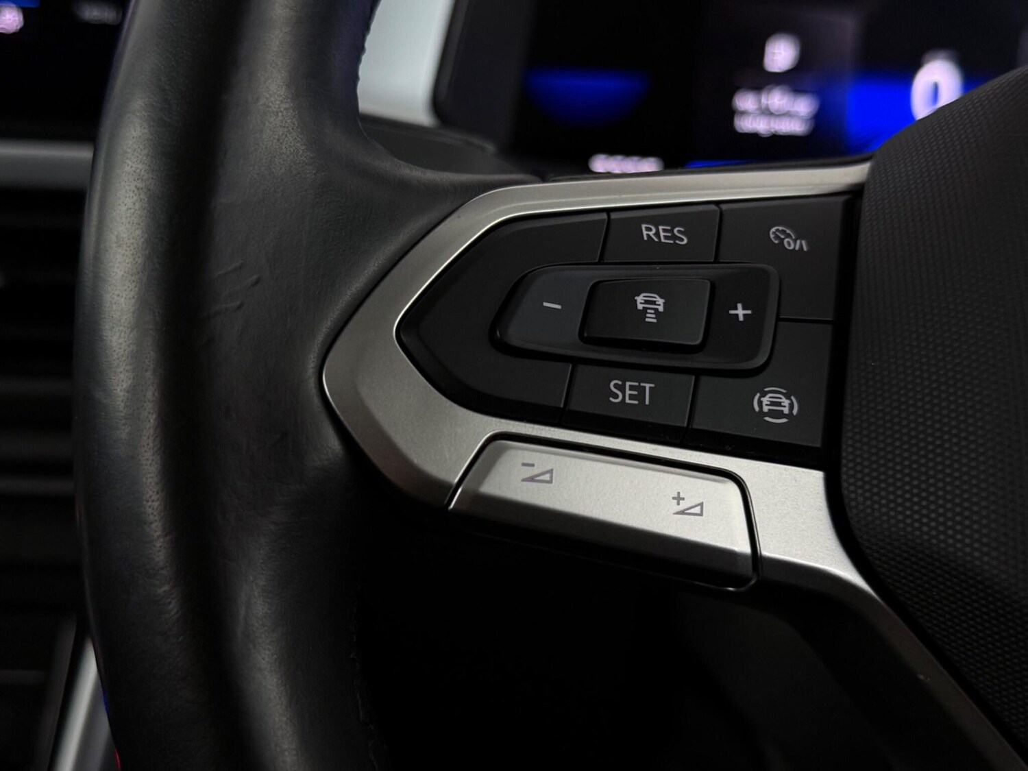 Used Volkswagen T-Roc 2023 for sale - 77550812: Photo 13