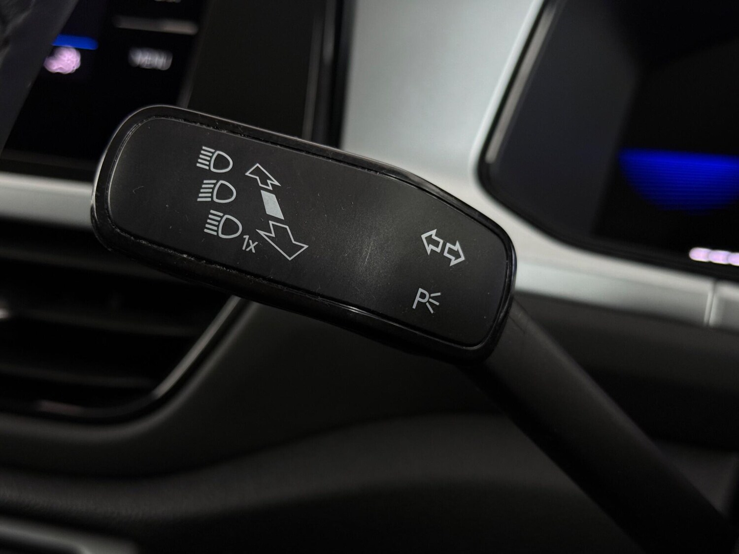 Used Volkswagen T-Roc 2023 for sale - 77550812: Photo 16