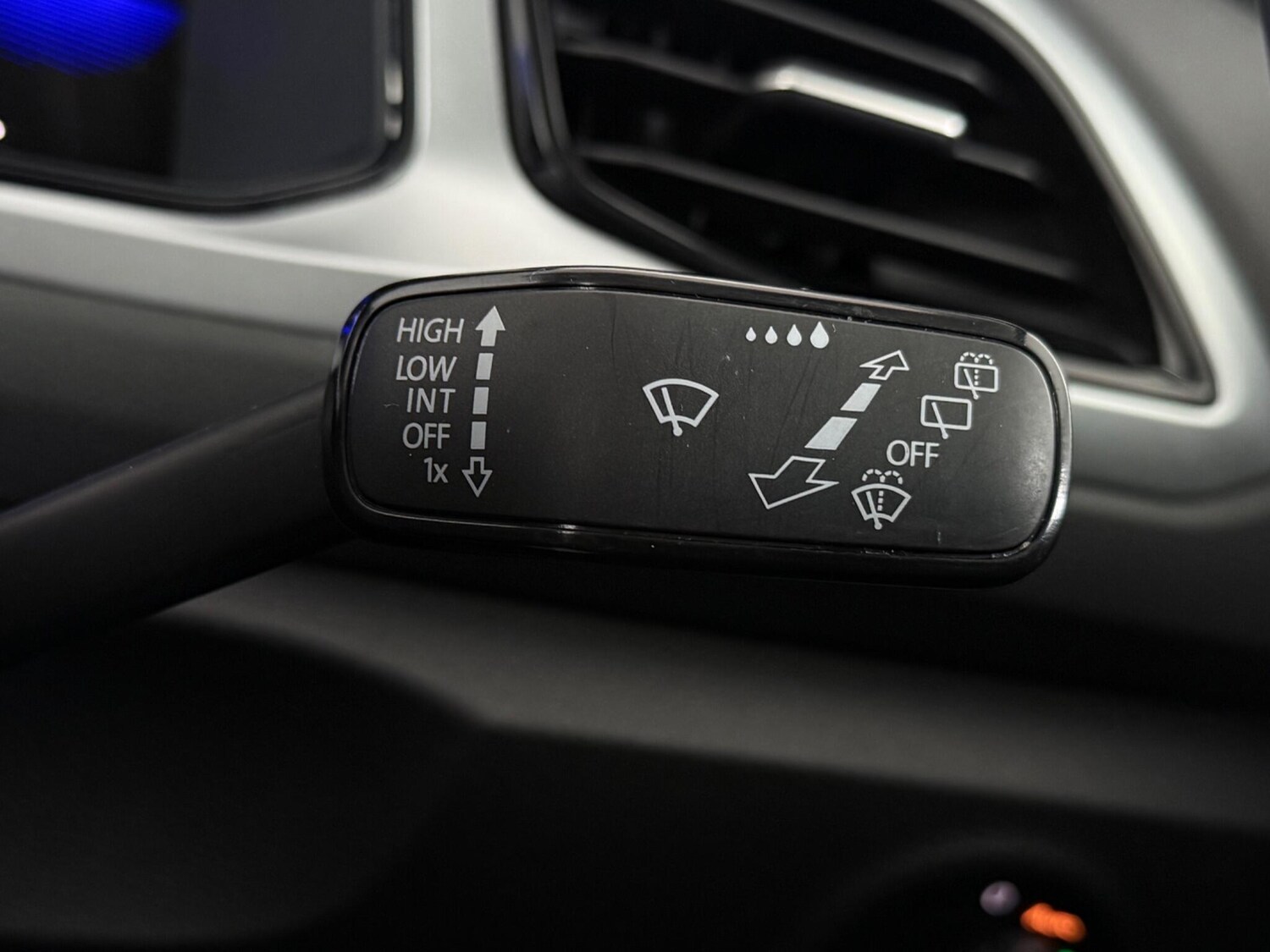 Used Volkswagen T-Roc 2023 for sale - 77550812: Photo 17