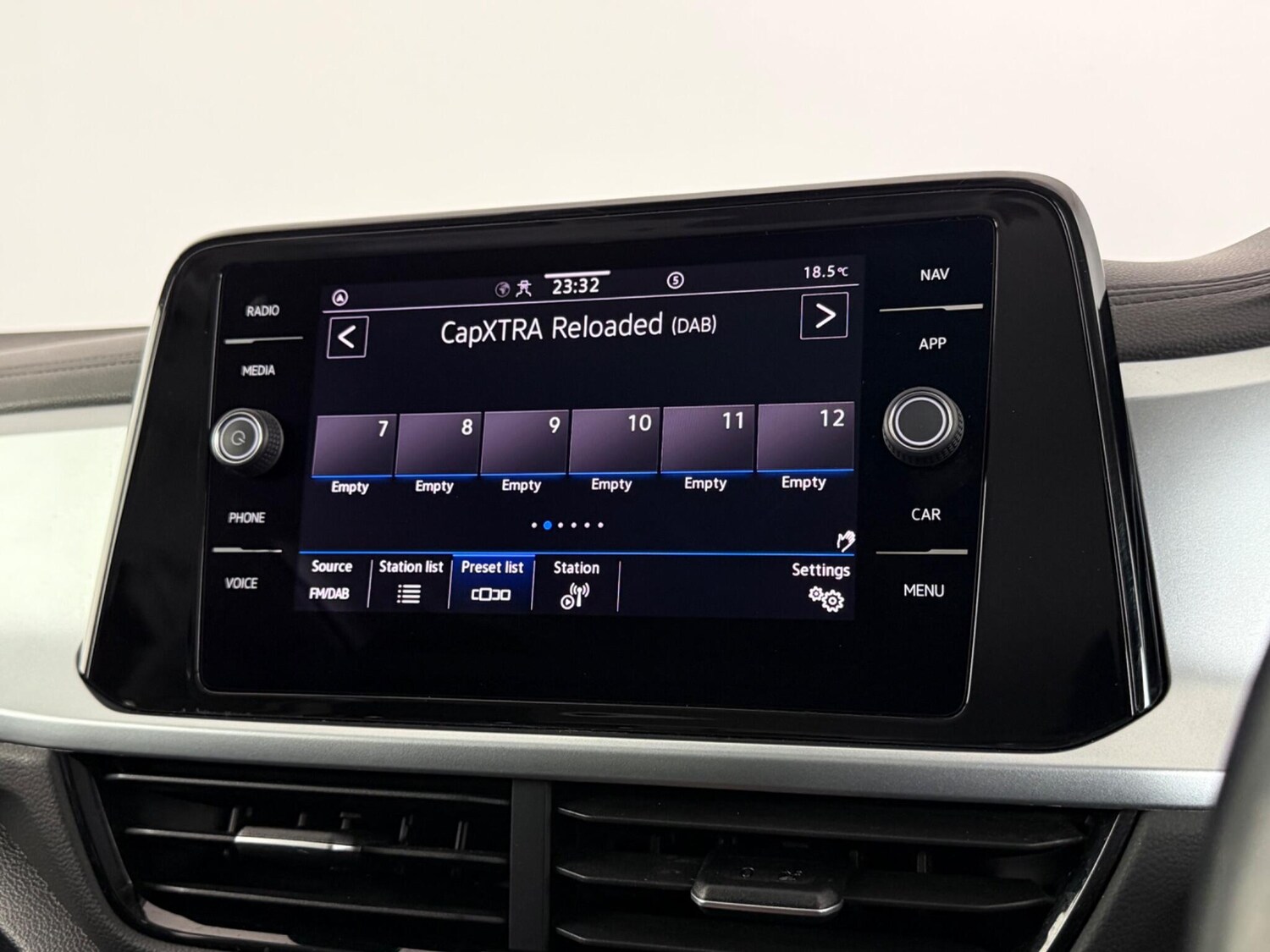 Used Volkswagen T-Roc 2023 for sale - 77550812: Photo 23