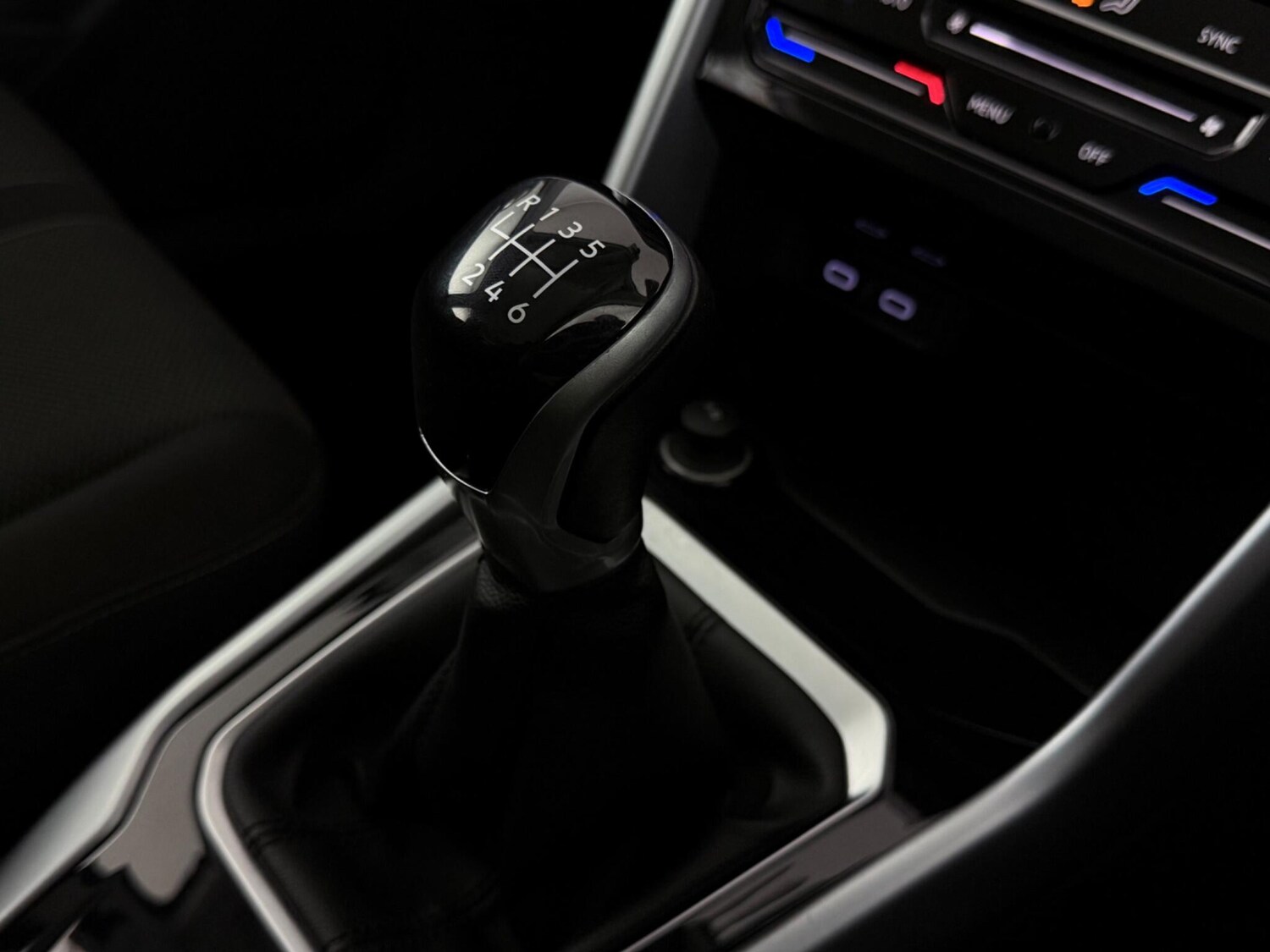 Used Volkswagen T-Roc 2023 for sale - 77550812: Photo 29