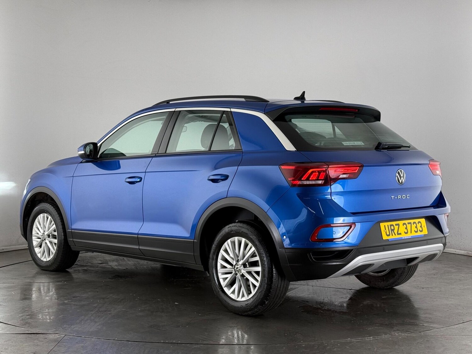 Used Volkswagen T-Roc 2023 for sale - 77550812: Photo 3