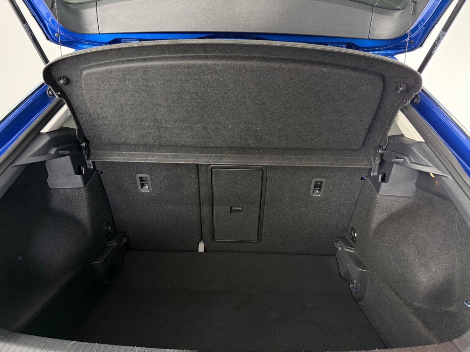 Used Volkswagen T-Roc 2023 for sale - 77550812: Photo 7