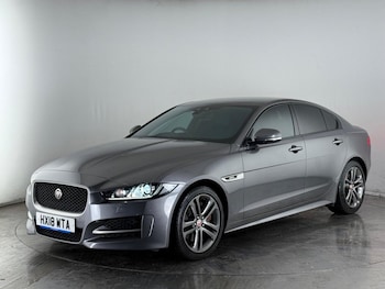 Used Jaguar XE 2018 for sale - 75859841: Photo