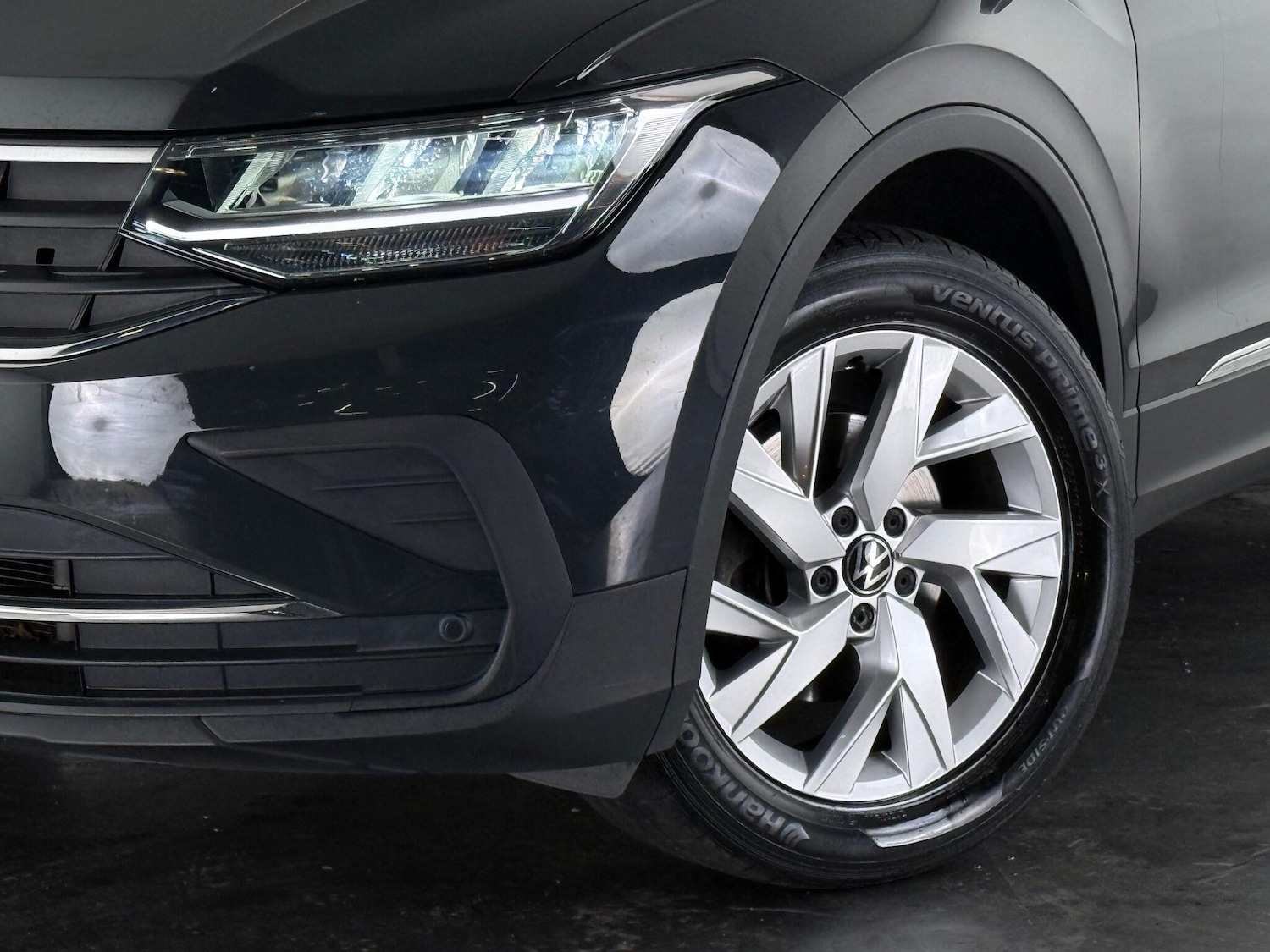 Used Volkswagen Tiguan 2020 for sale - 77243601: Photo 41