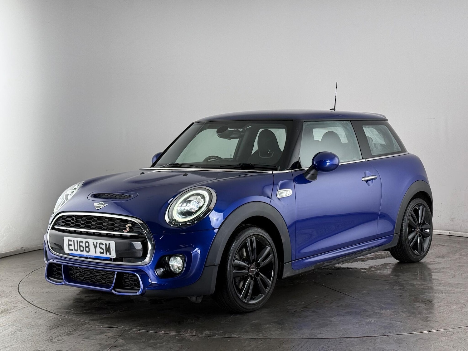 Used MINI Hatch 2018 for sale - 76802145: Photo 3
