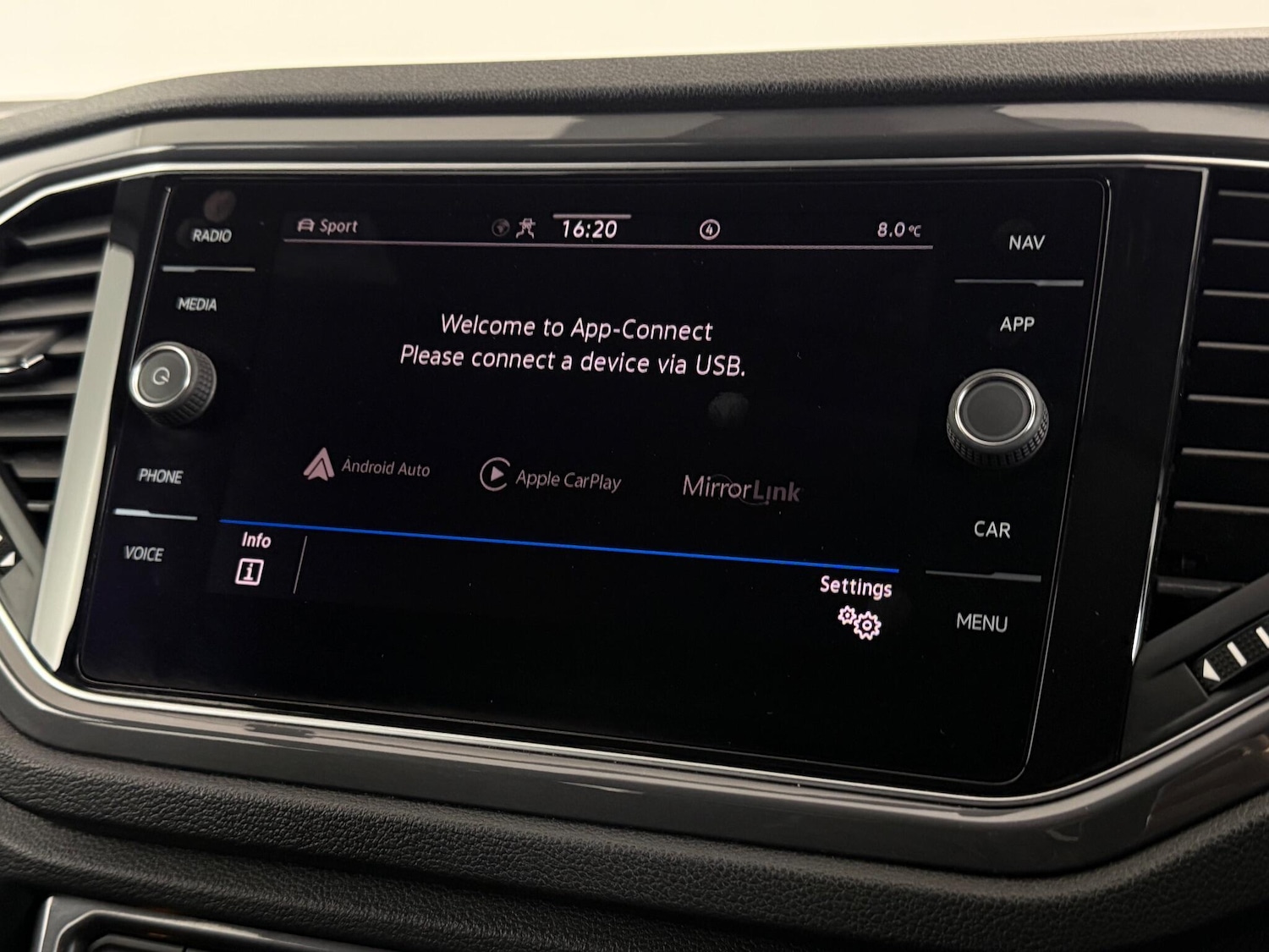 Used Volkswagen T-Roc 2021 for sale - 77259569: Photo 25