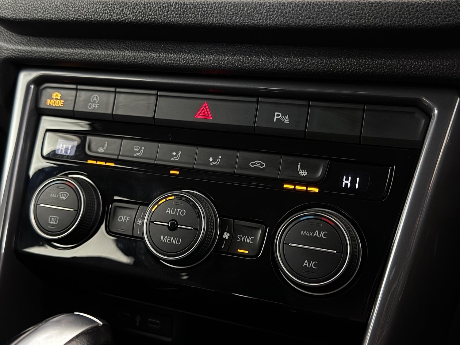 Used Volkswagen T-Roc 2021 for sale - 77259569: Photo 31