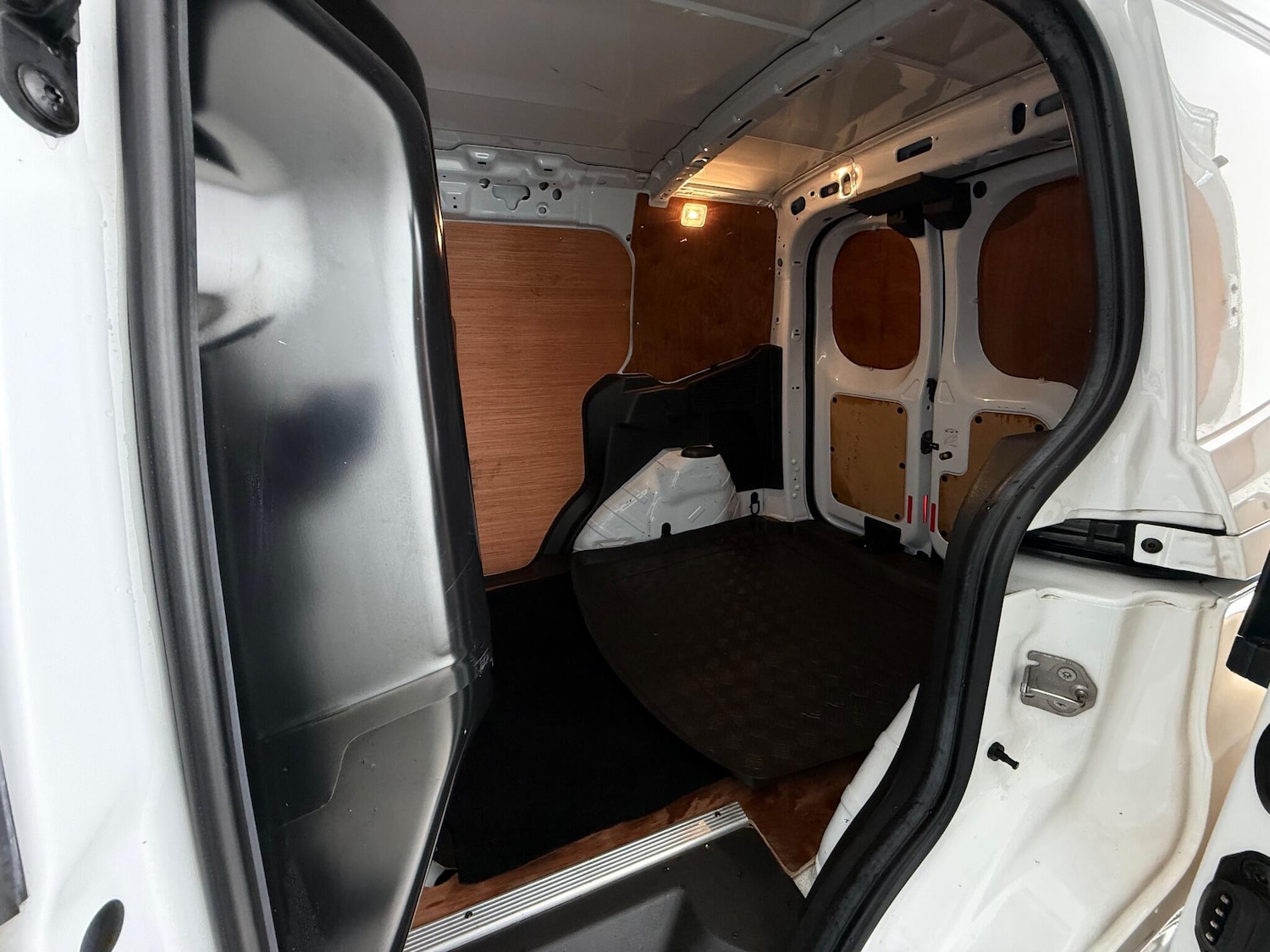 Used Ford Transit Courier 2020 for sale - 76658953: Photo 15