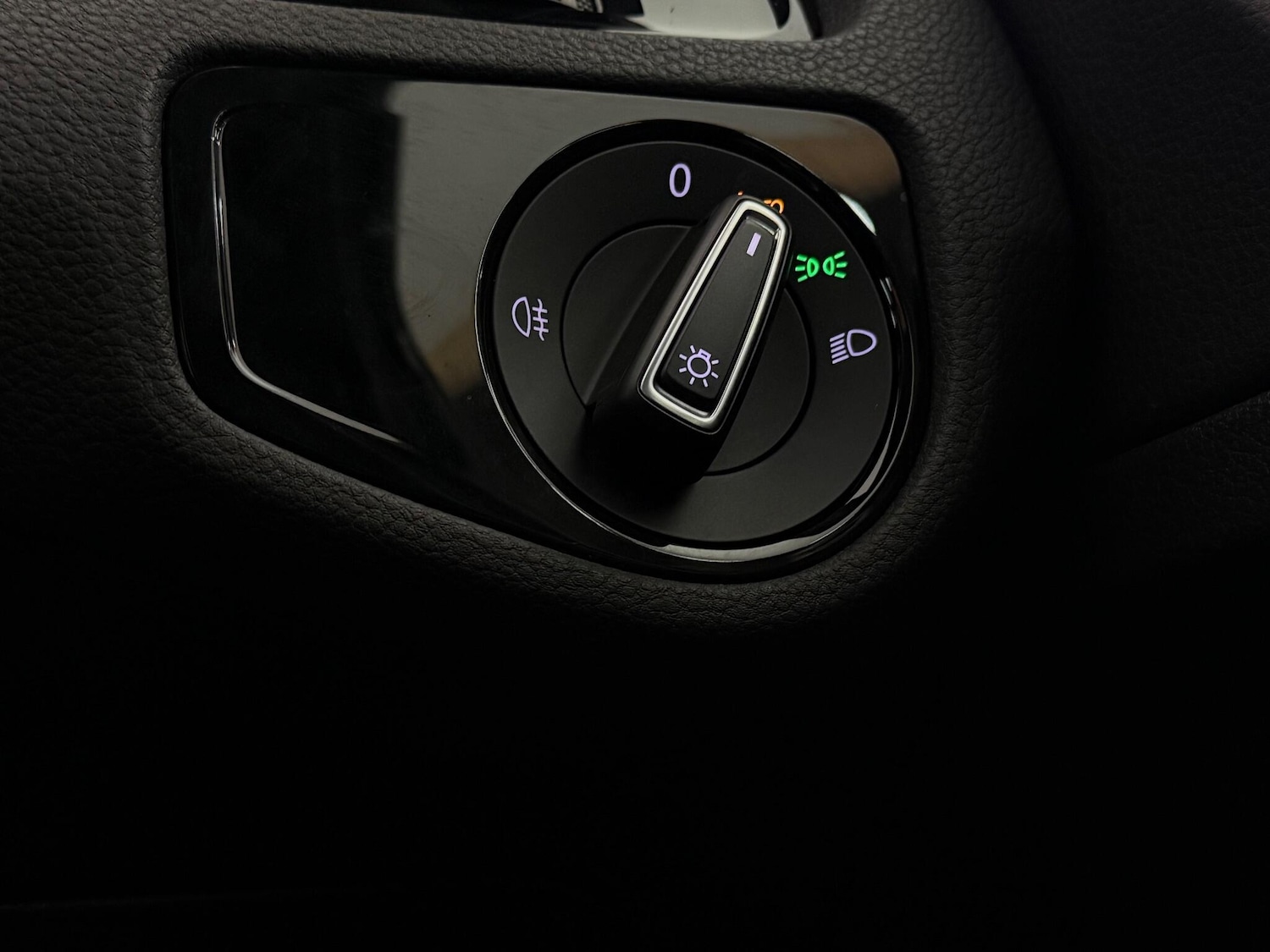 Used Volkswagen Golf 2019 for sale - 77260551: Photo 33