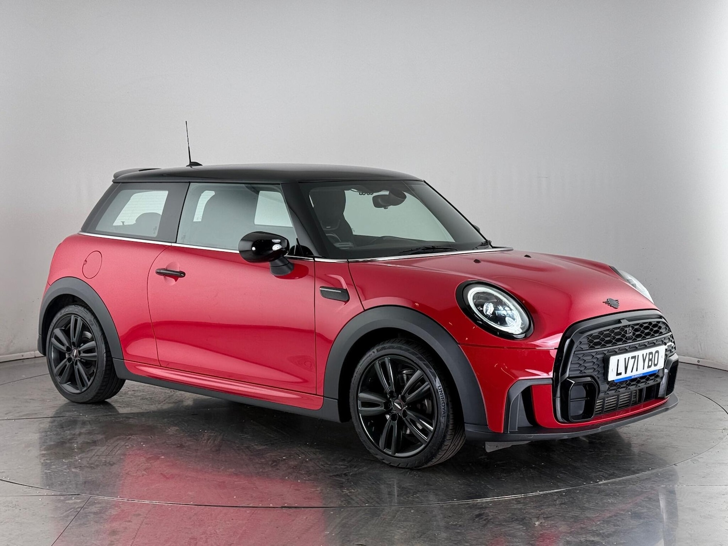 Used MINI Hatch 2021 for sale - 76468430: Photo 1