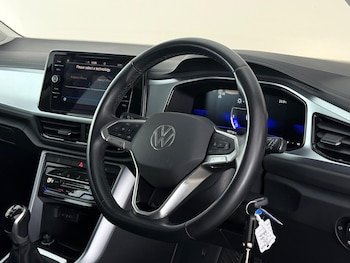 Used Volkswagen T-Roc 2022 for sale - 78662847: Photo