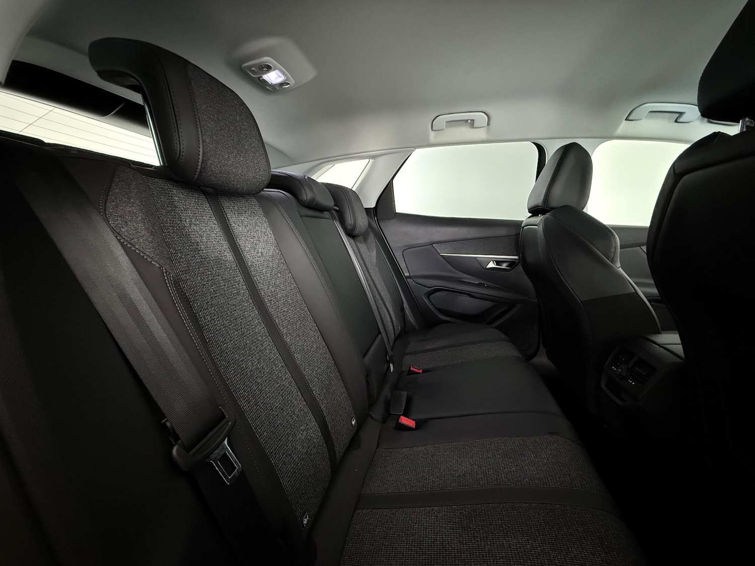 Used Peugeot 3008 2018 for sale - 77222117: Photo 15