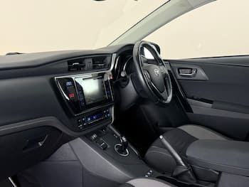 Used Toyota Auris 2018 for sale - 79590882: Photo
