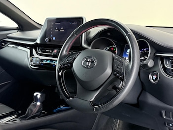 Used Toyota C-HR 2023 for sale - 79261532: Photo
