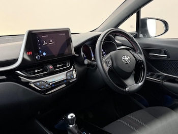 Used Toyota C-HR 2023 for sale - 79261532: Photo