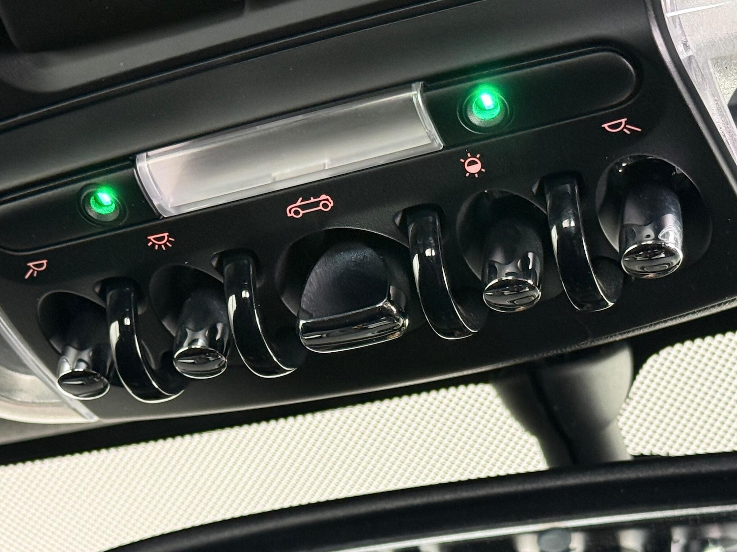 Used MINI Convertible 2019 for sale - 76468223: Photo 18