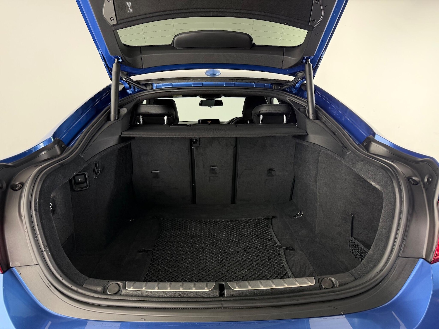 Used BMW 4 Series 2018 for sale - 76468160: Photo 10