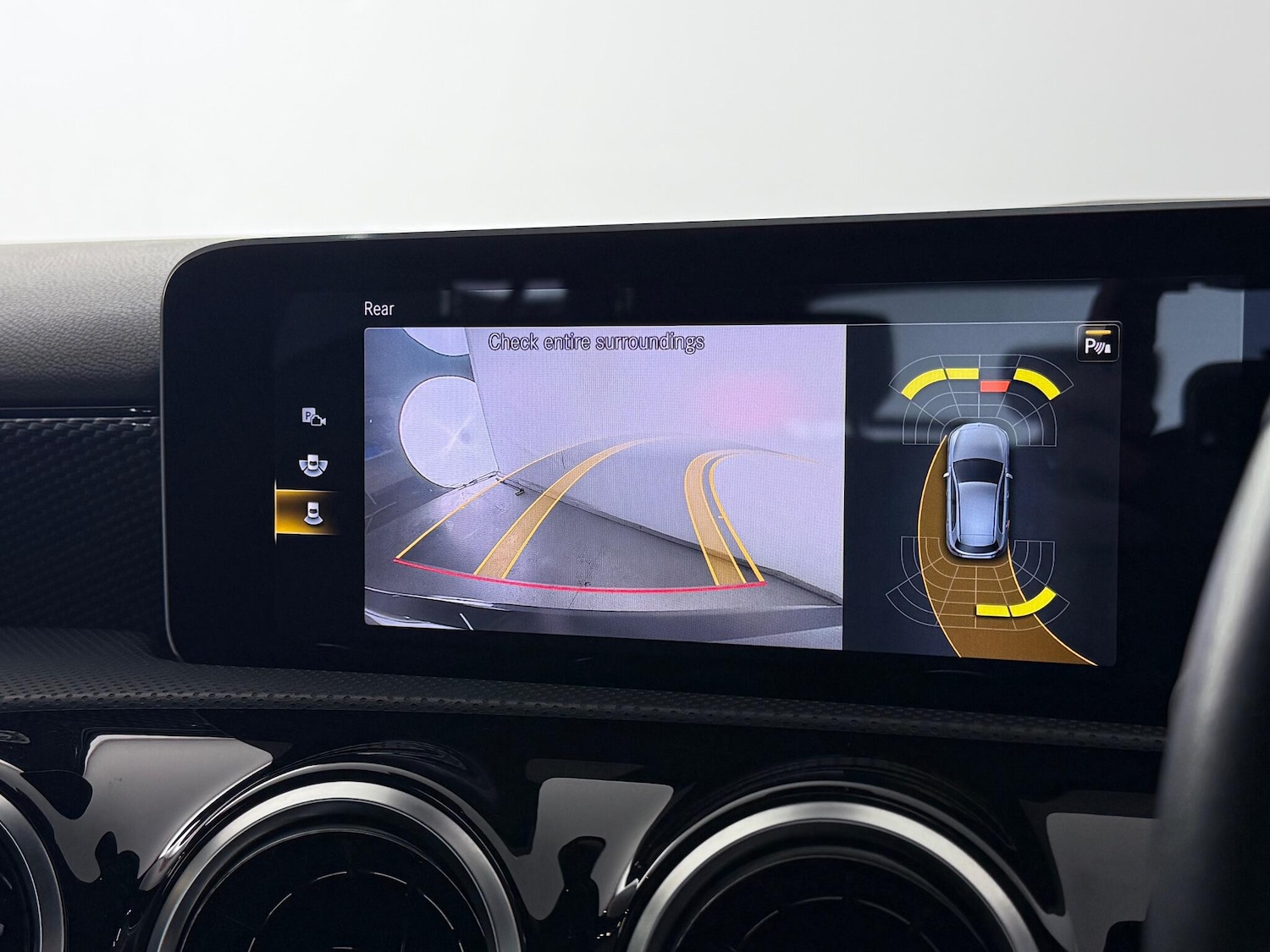 Used Mercedes-Benz A-Class 2019 for sale - 76728701: Photo 32