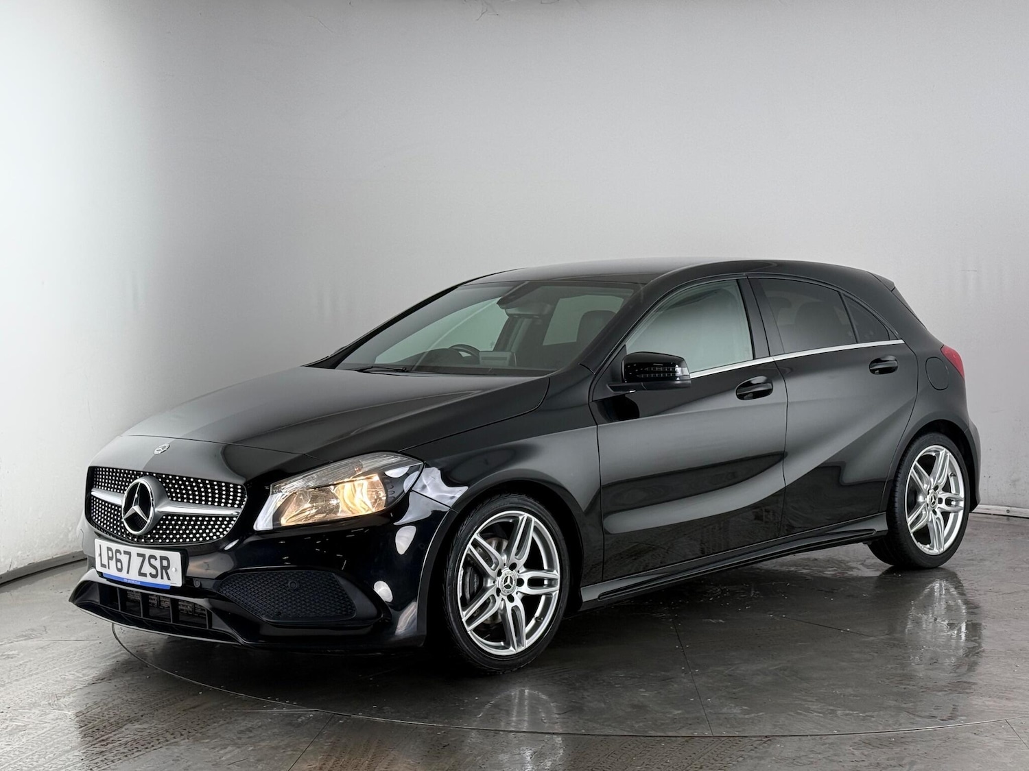 Used Mercedes-Benz A-Class 2018 for sale - 76468805: Photo 3