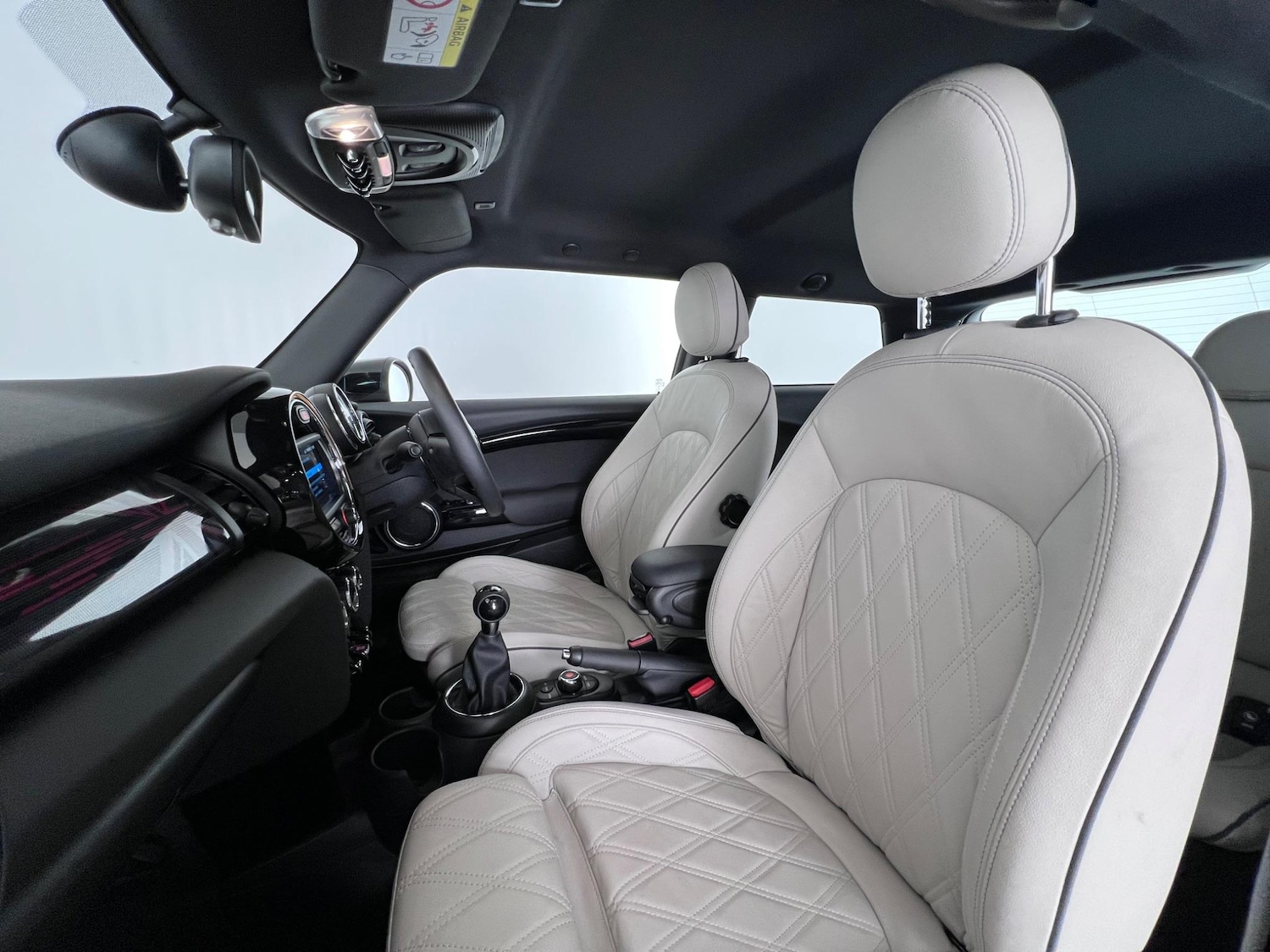 Used MINI Hatch 2019 for sale - 76468577: Photo 15