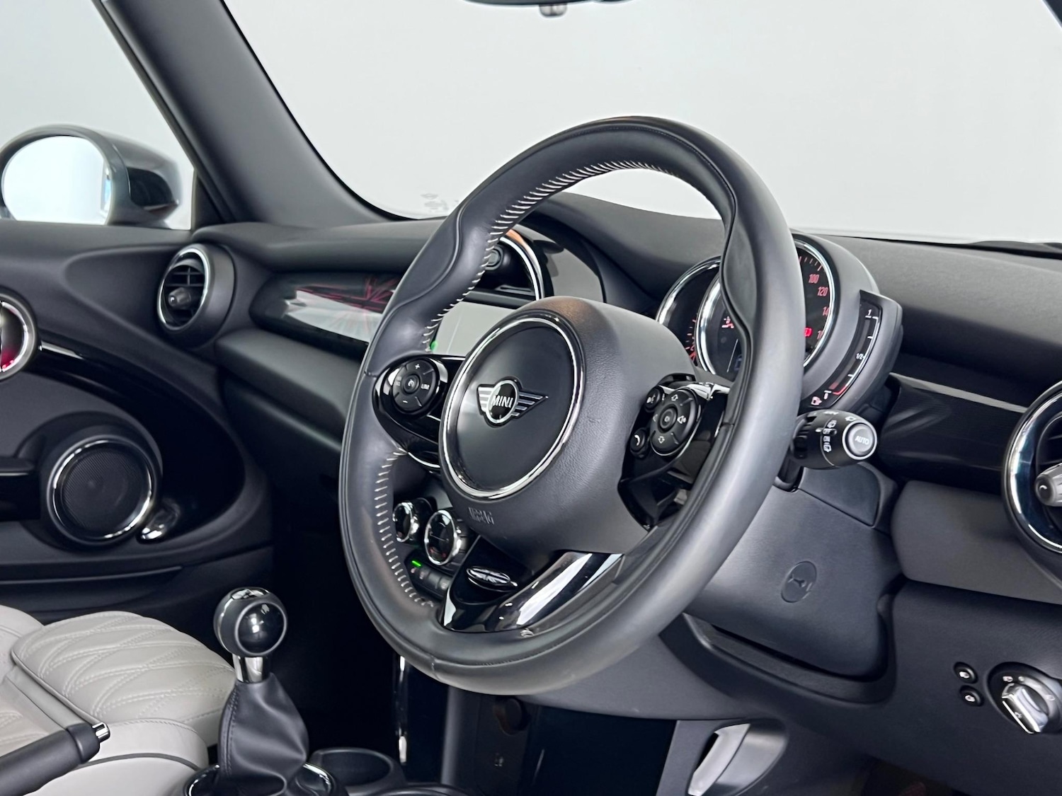 Used MINI Hatch 2019 for sale - 76468577: Photo 19