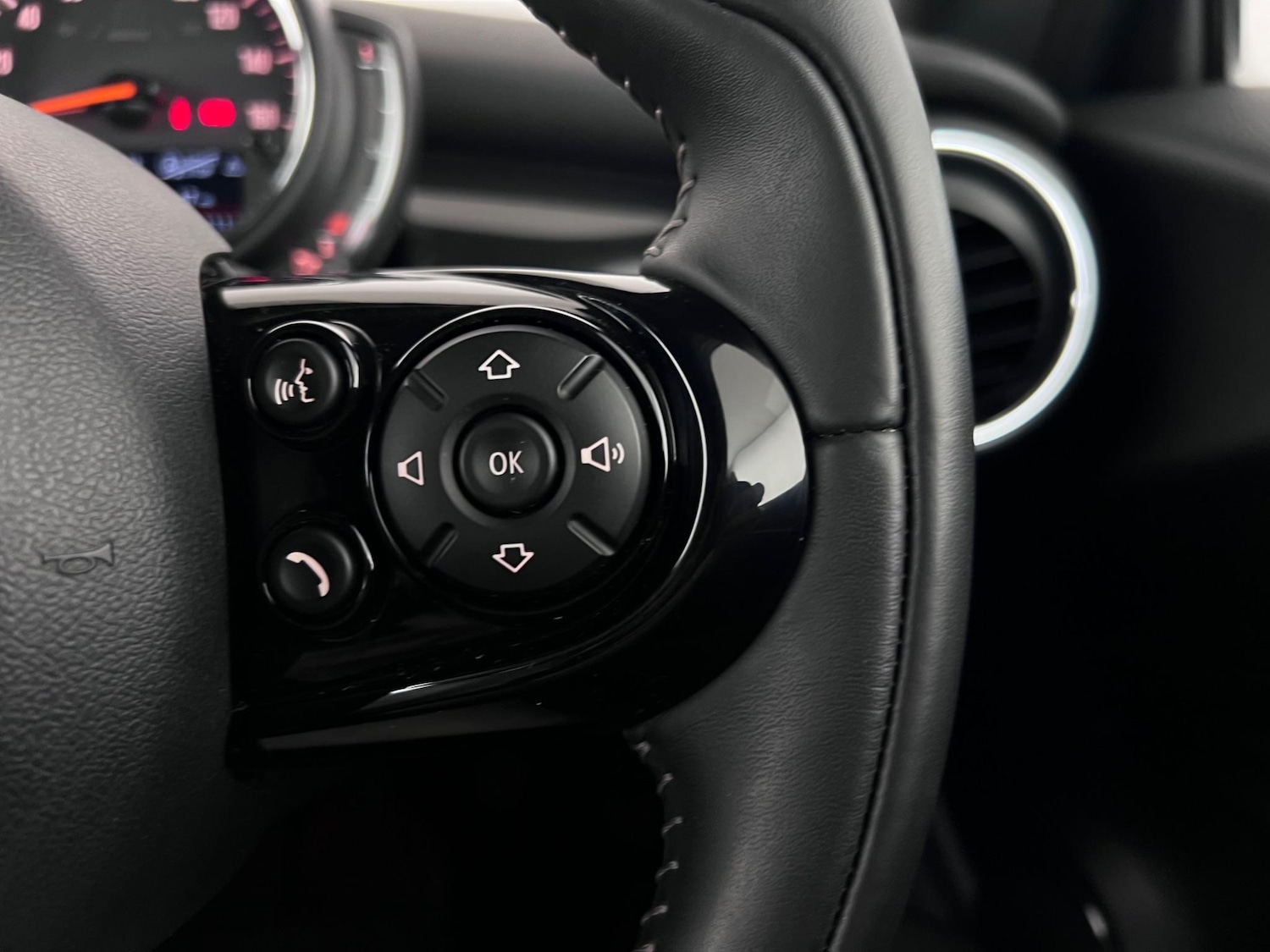 Used MINI Hatch 2019 for sale - 76468577: Photo 21