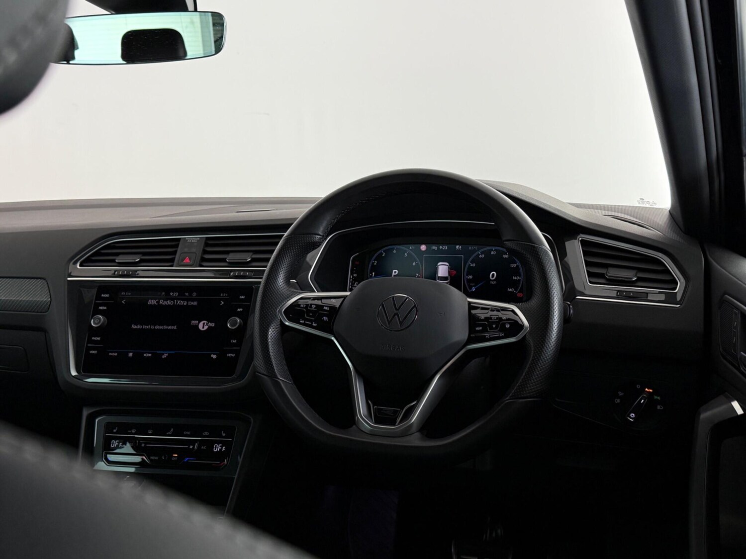 Used Volkswagen Tiguan 2023 for sale - 77647217: Photo 15