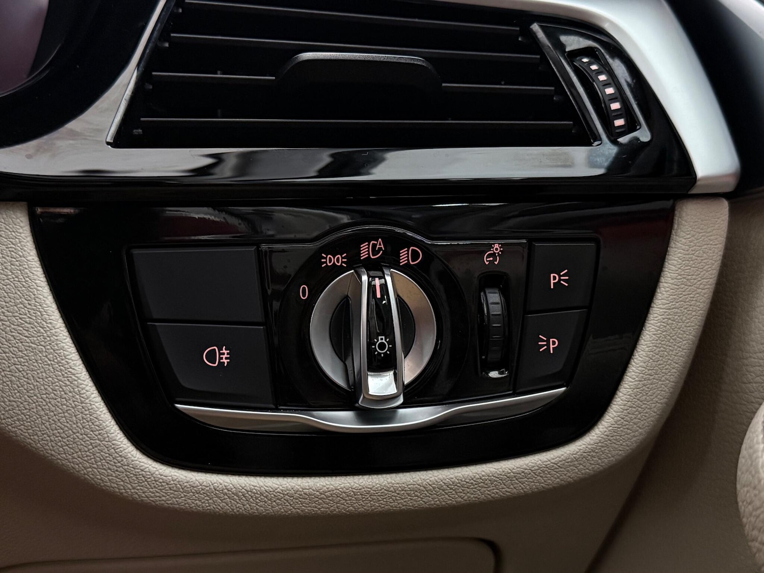 Used BMW 5 Series 2018 for sale - 76468705: Photo 40