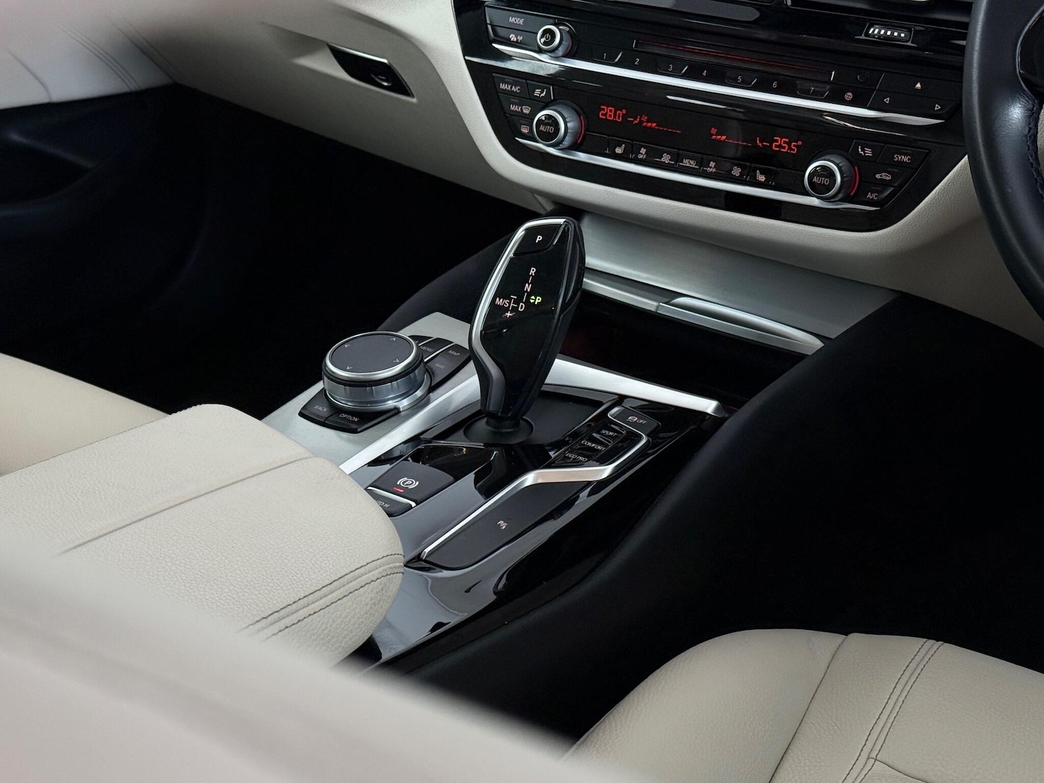 Used BMW 5 Series 2018 for sale - 76468705: Photo 41