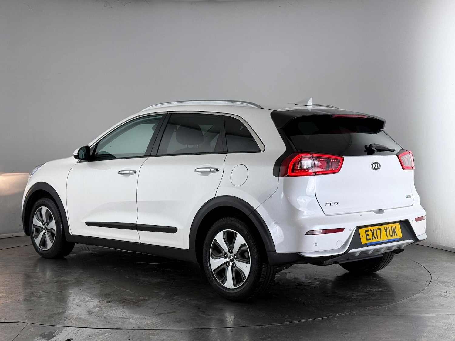 Used Kia Niro 2017 for sale - 77180796: Photo 2