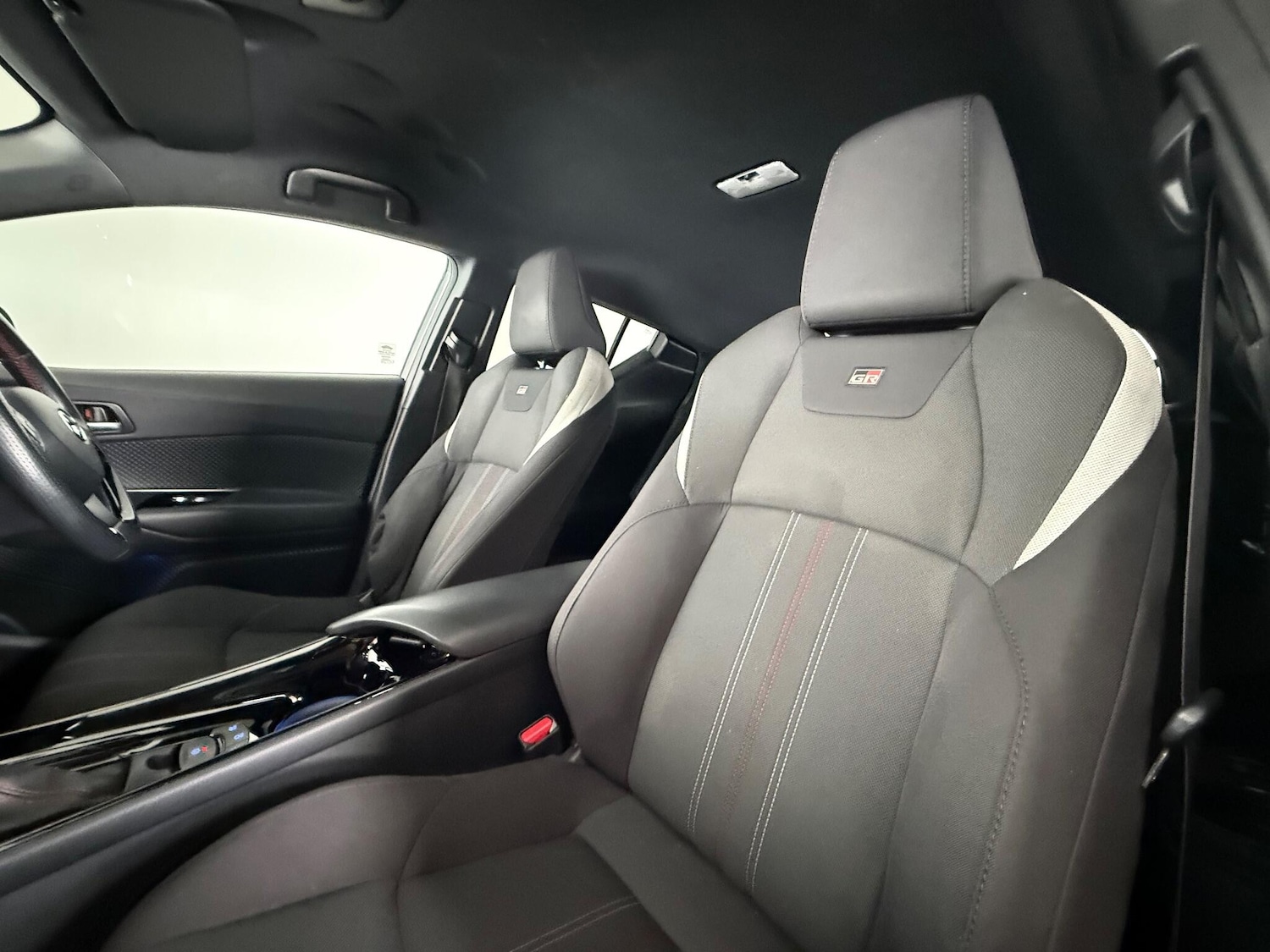 Used Toyota C-HR 2022 for sale - 77180805: Photo 8