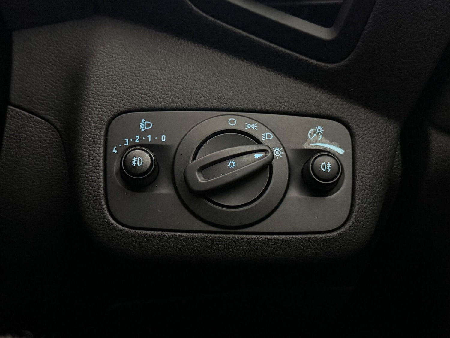 Used Ford C-Max 2018 for sale - 77221915: Photo 21