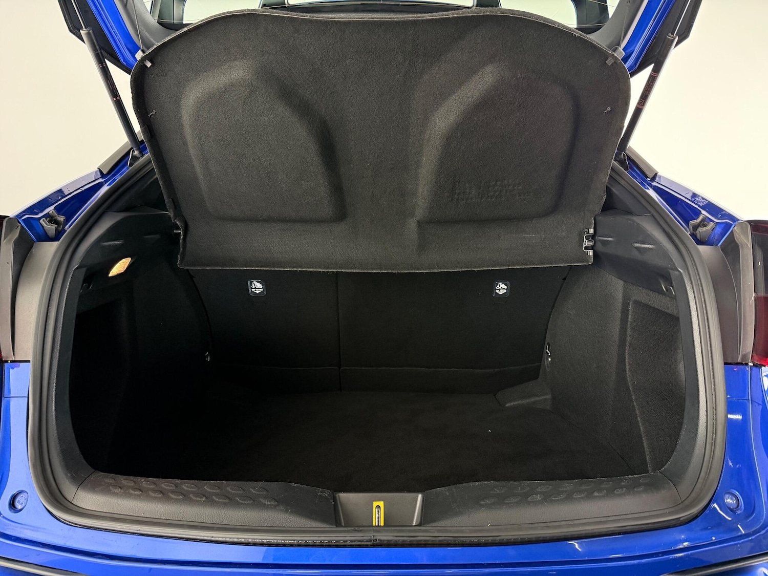 Used Toyota C-HR 2021 for sale - 77243730: Photo 8