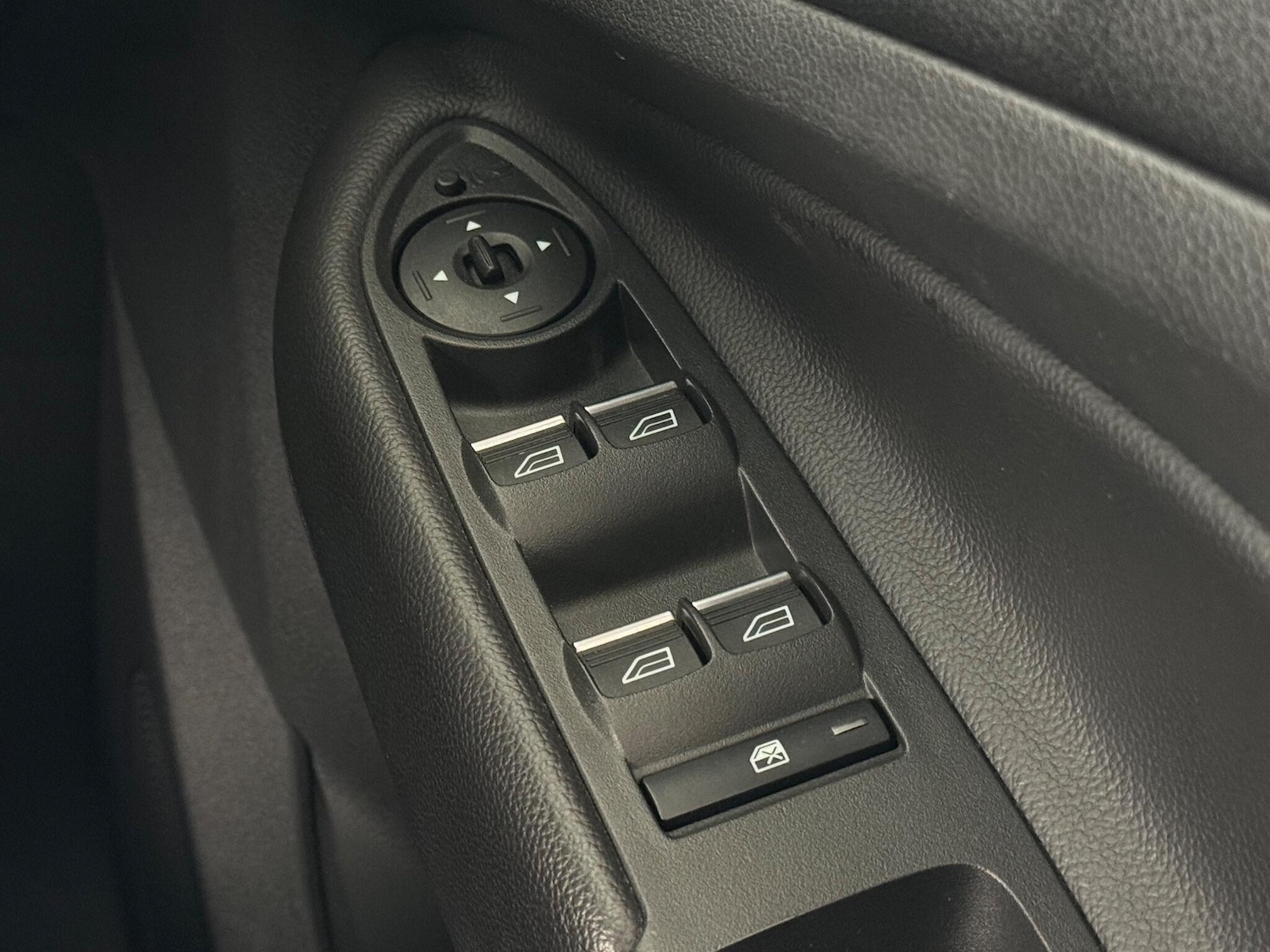 Used Ford Kuga 2018 for sale - 76645916: Photo 29