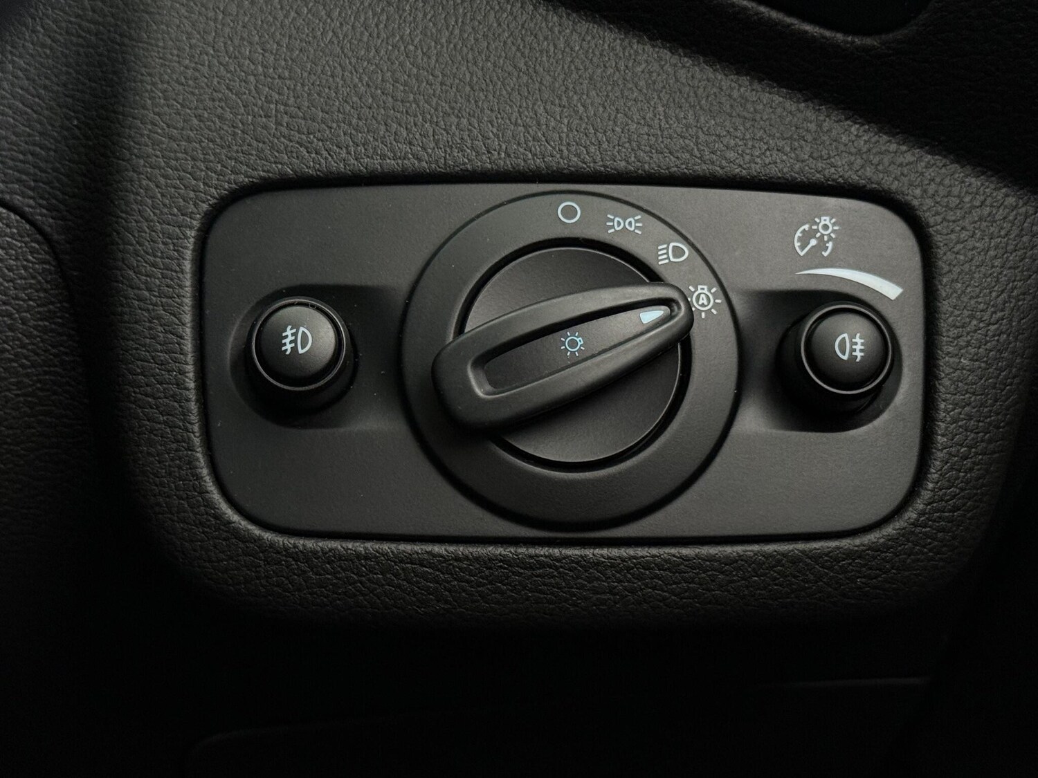 Used Ford Kuga 2018 for sale - 76645916: Photo 30