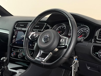 Used Volkswagen Golf 2017 for sale - 79013263: Photo
