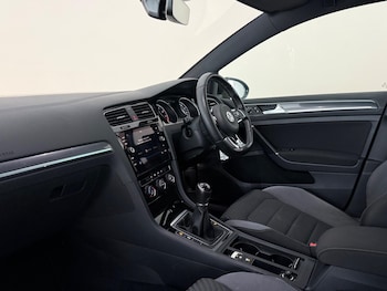 Used Volkswagen Golf 2017 for sale - 79013263: Photo