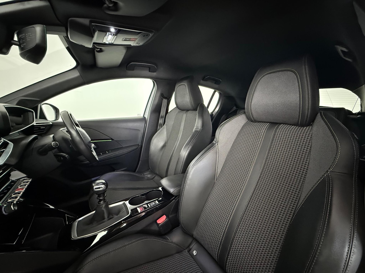 Used Peugeot 208 2021 for sale - 76468227: Photo 15