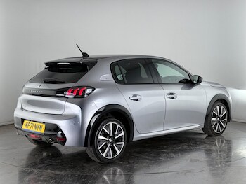 Used Peugeot 208 2021 for sale - 76468227: Photo