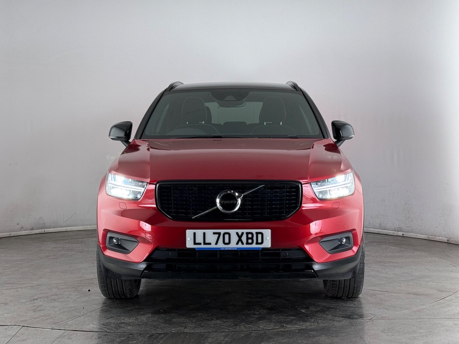 Used Volvo XC40 2020 for sale - 77441555: Photo 2