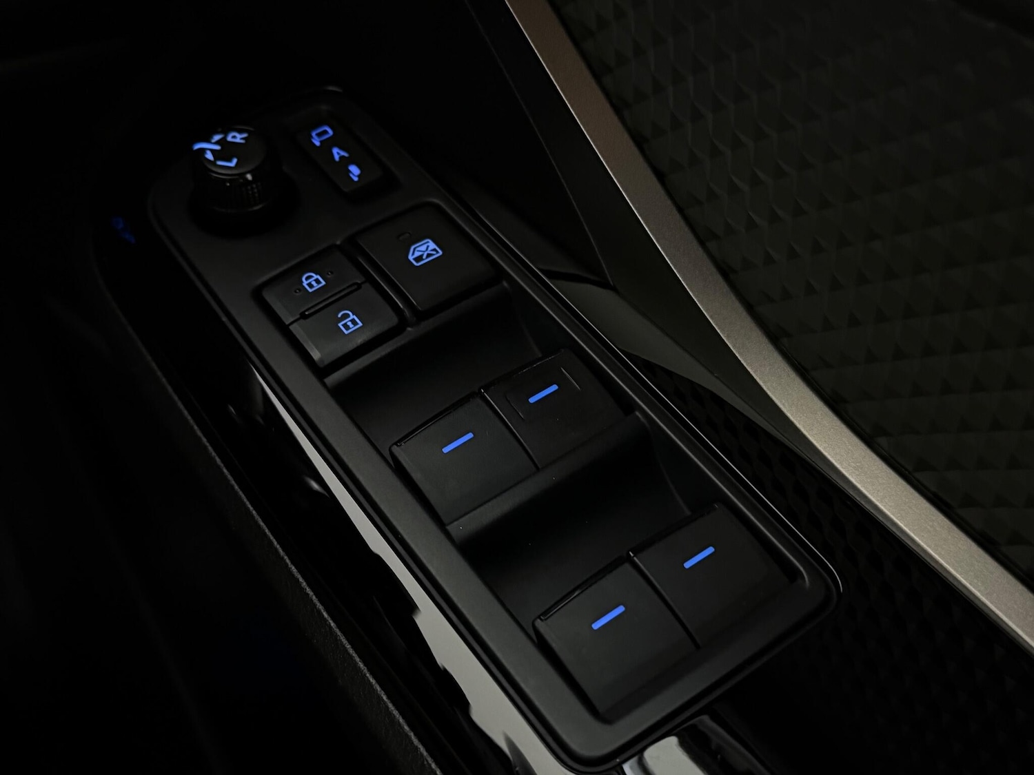 Used Toyota C-HR 2021 for sale - 77246831: Photo 25