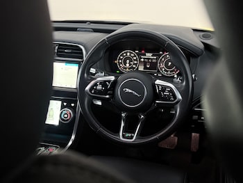 Used Jaguar XE 2019 for sale - 78430536: Photo