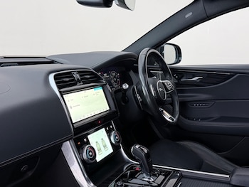 Used Jaguar XE 2019 for sale - 78430536: Photo